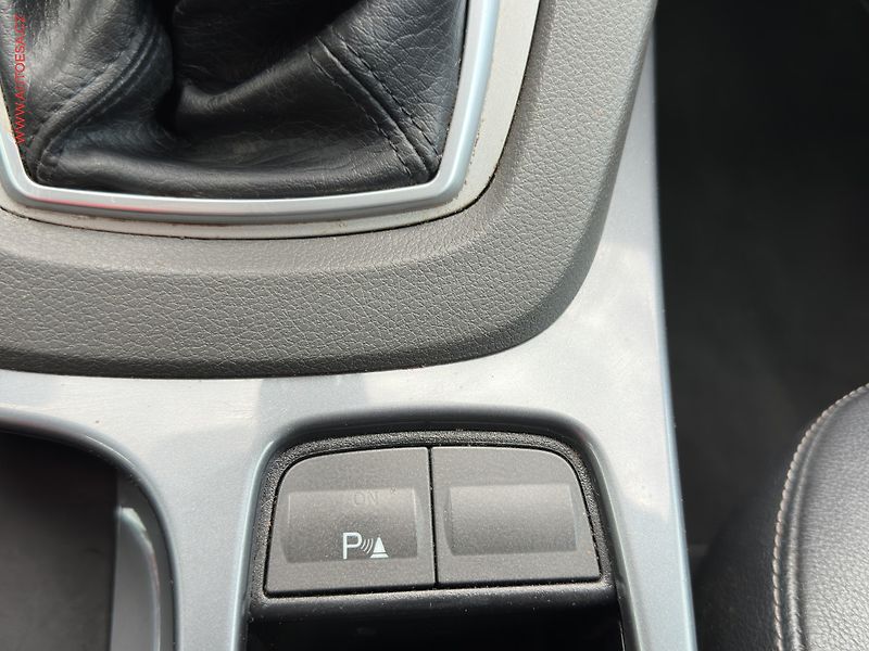 Ford Kuga (2009) 2.0. TDCI 4x4, AC, výhřev - fotka 17 z 20