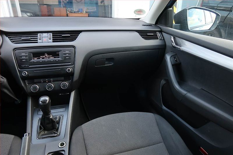 Škoda Octavia (2013) 1.2 TSI, Serv.kniha, Tempomat - fotka 8 z 14