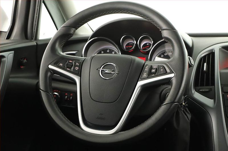 Opel Astra (2014) 1.4 T, Serv.kniha, Tempomat - fotka 8 z 13