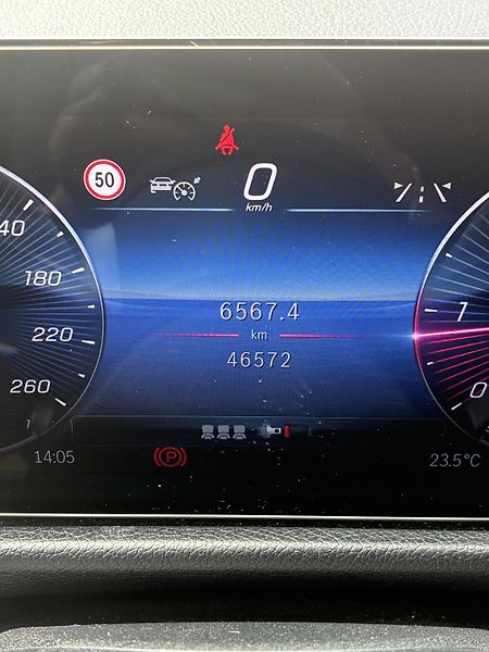 Mercedes-Benz GLB (2025) 200d 4MATIC - fotka 14 z 15