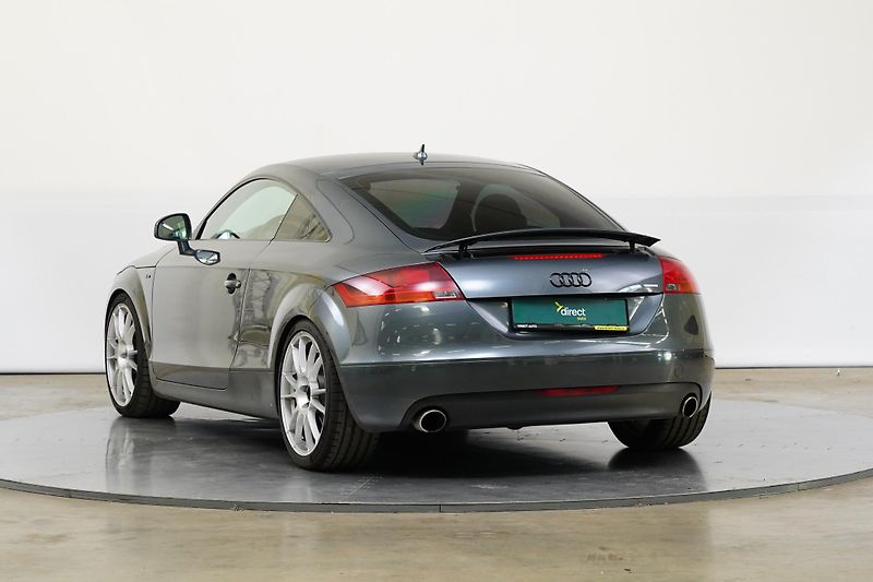 Audi TT - fotka 7 z 26