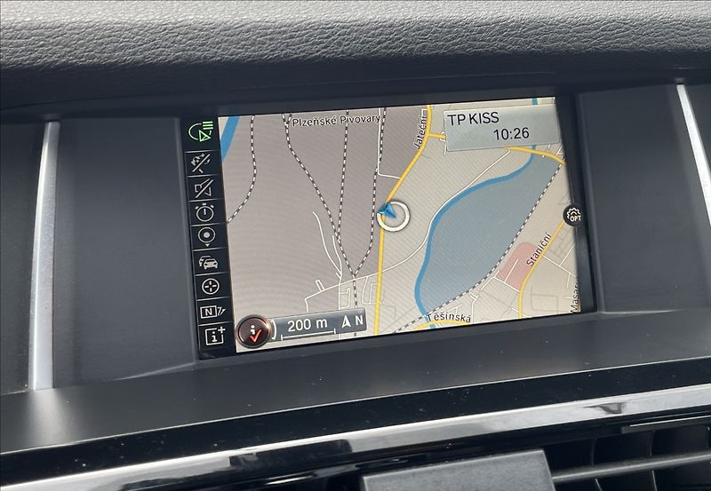 BMW X3 3,0 D,X-Drive,190kW - fotka 16 z 26