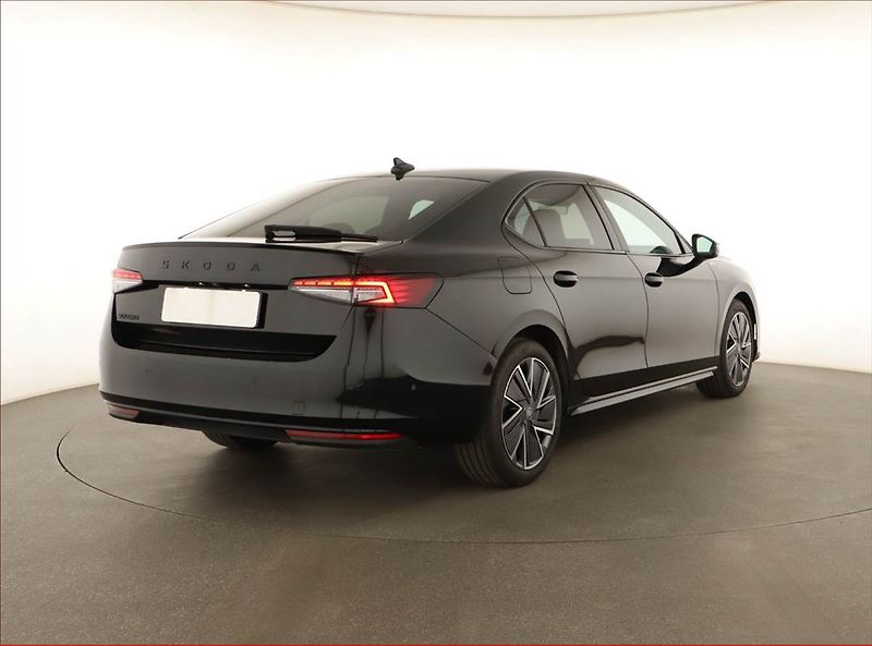 Škoda Superb (2025) 2.0 TDI, SPORTLINE, DPH - fotka 5 z 21