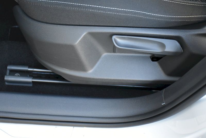 Škoda Karoq (2025) Top Selection 1,5 TSI 110 kW 6 - fotka 26 z 37