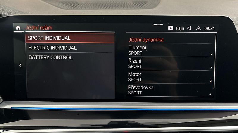 BMW X5 45e AUT xDrive - fotka 31 z 33