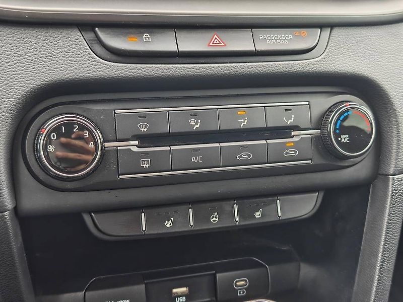 Kia Ceed SPIN 1,5 T-GDi - fotka 16 z 21