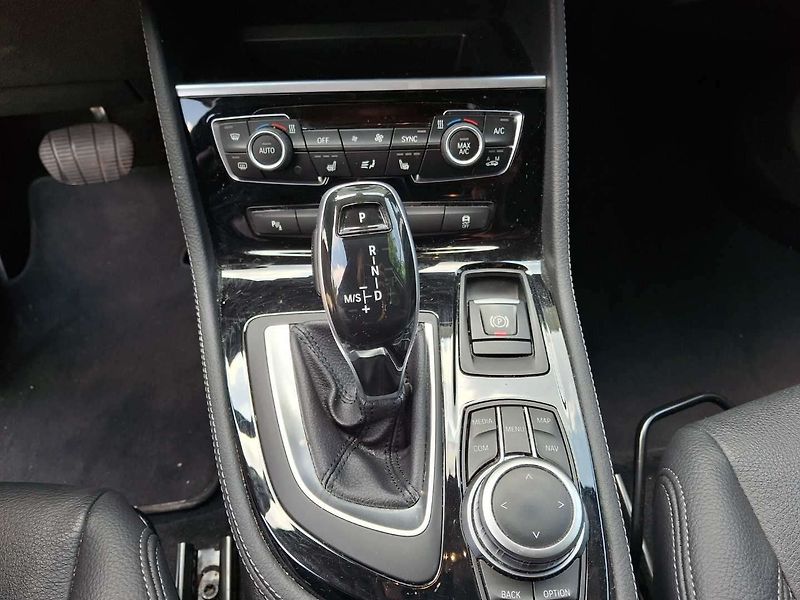 BMW Řada 2 216d AT Gran Tourer - fotka 21 z 77