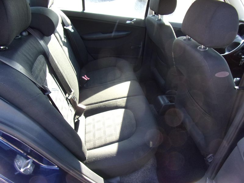 Škoda Fabia (2004) 1.2 HTP 47kW VÝBAVA KILOMETRY  - fotka 17 z 19