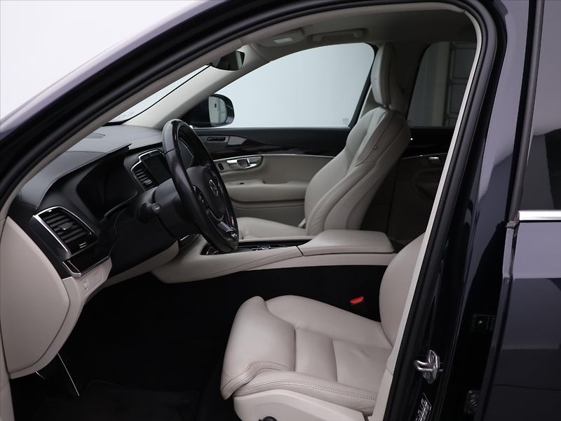 Volvo XC90 2,0 D5 177kW AWD CZ Inscriptio - fotka 11 z 36
