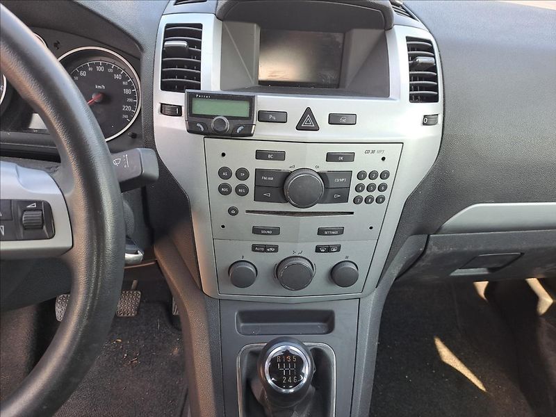 Opel Zafira 1,7 CDTi - fotka 12 z 13