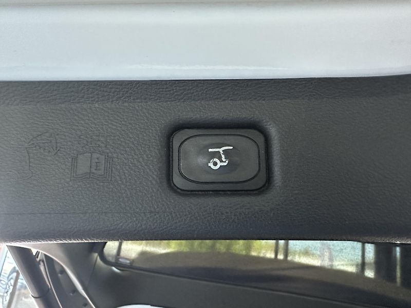 Ford S-MAX ST-Line 2.0 EcoBlue 190k aut.  - fotka 8 z 34