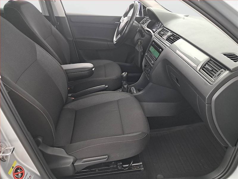 Škoda Rapid (2014) Spaceback 1.2 TSI - fotka 9 z 16