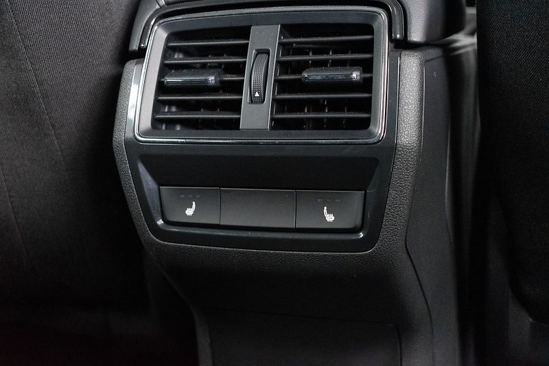Škoda Kodiaq 2.0 TDI 110 DSG*TAŽNÉ*WEBASTO* - fotka 15 z 44