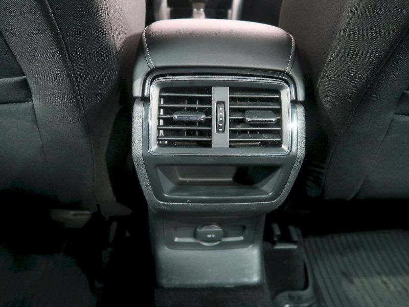Škoda Karoq (2022) EXCLUSIVE 2.0TDI 110KW DSG 4x4 - fotka 38 z 40