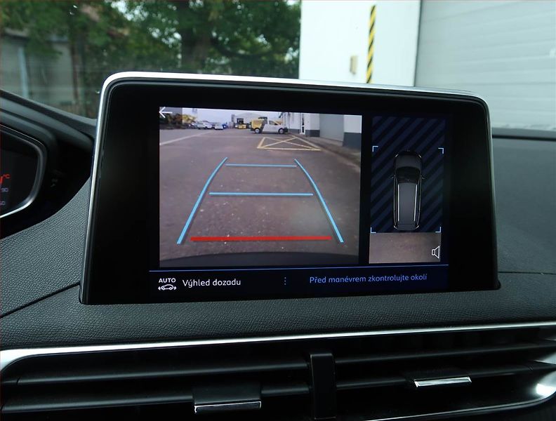 Peugeot 5008 (2022) PureTech 130 - fotka 21 z 25