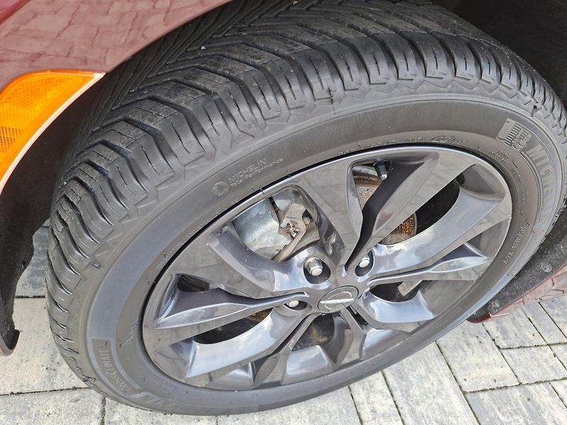 Chrysler Pacifica (2020) 3,6L V6 SPORT,DVD,ALU kola R20 - fotka 34 z 34