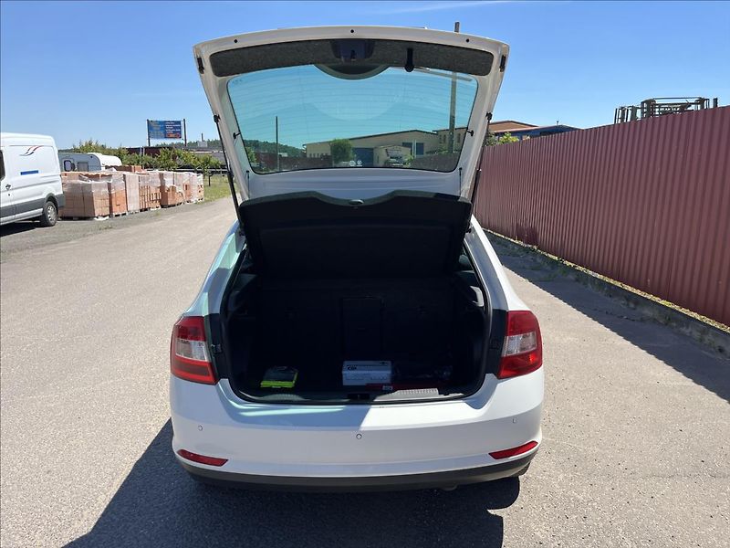 Škoda Rapid 1,6 TDi 66KW KLIMA STK 6/28 - fotka 29 z 32