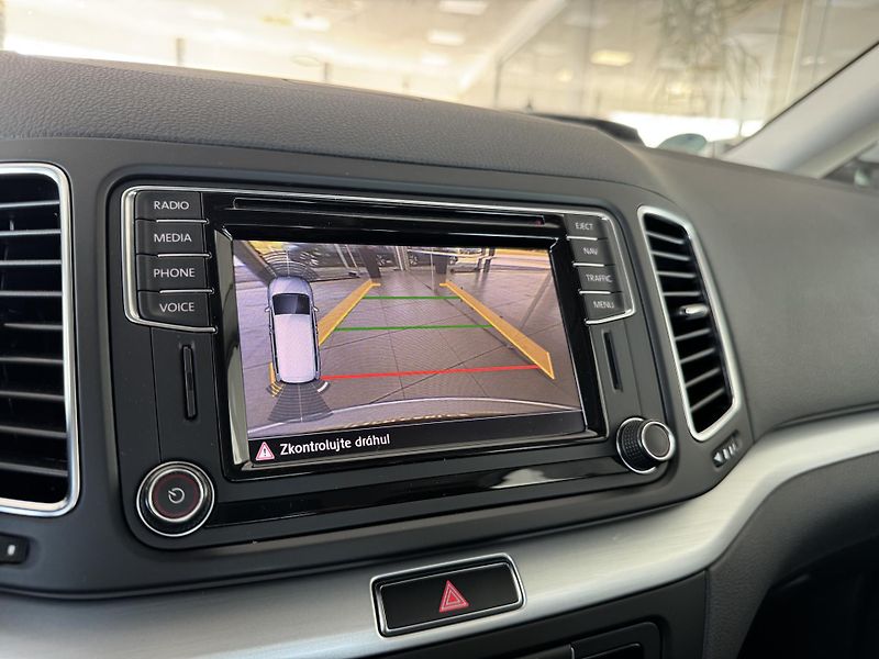 Volkswagen Sharan 2,0TDI 110kW*DSG*Tažné*DPH - fotka 22 z 40