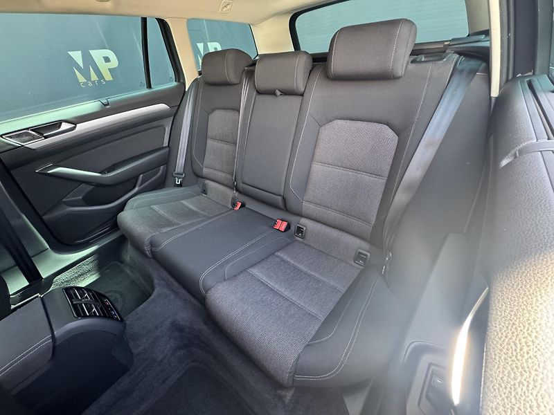 Volkswagen Passat (2015) B8 2.0TDi DSG Comfort+,el.kufr - fotka 17 z 52