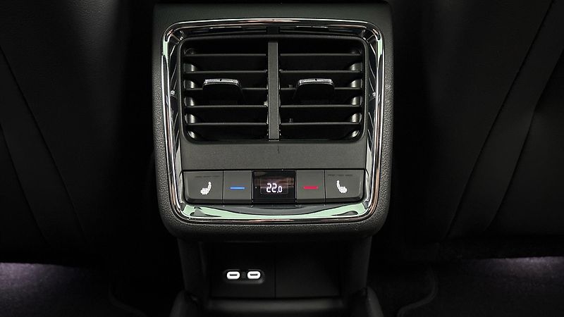 Škoda Enyaq 82 kWh AUT 80 Sportline - fotka 23 z 36