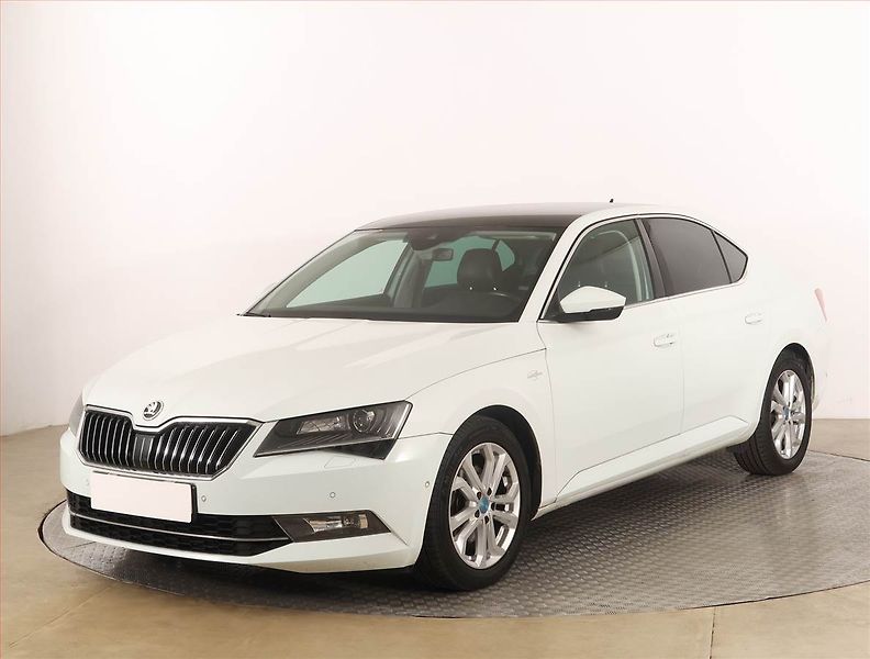 Škoda Superb (2016) Laurin&Klement 2.0 TDI 4x4 - fotka 2 z 19