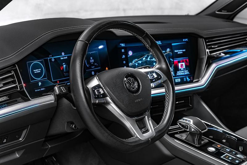 Volkswagen Touareg 210kW Rline Vzduch Masáže HuD - fotka 16 z 24