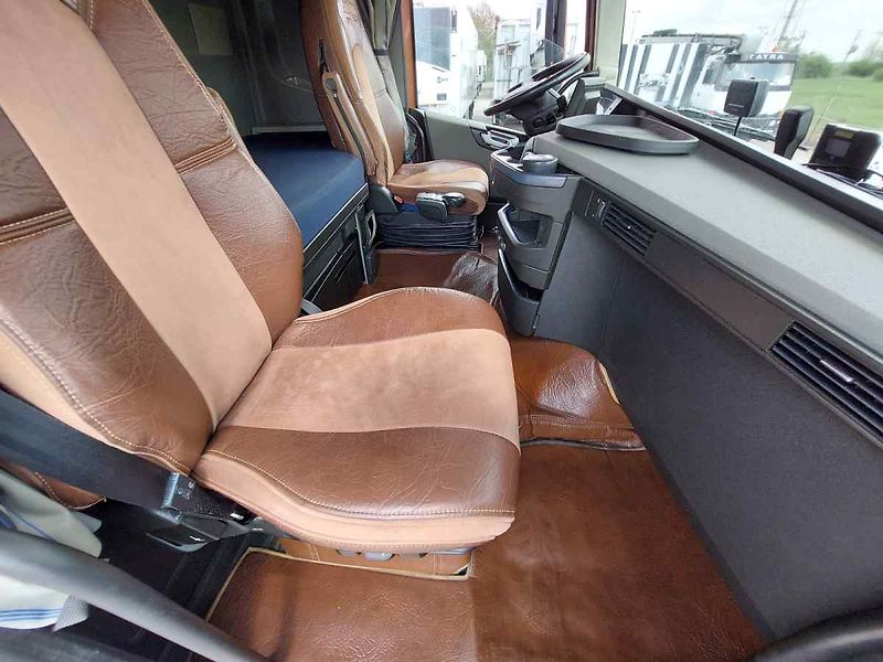 Volvo FH 13 Globetrotter XL 460 Turb - fotka 21 z 55