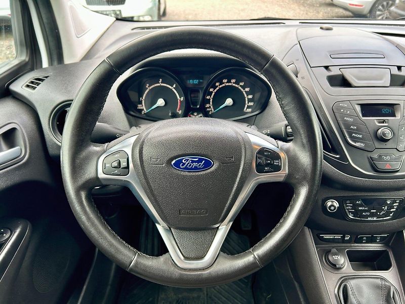 Ford Tourneo Courier (2021) 1.5d 73 kW CZ,DPH - fotka 15 z 18
