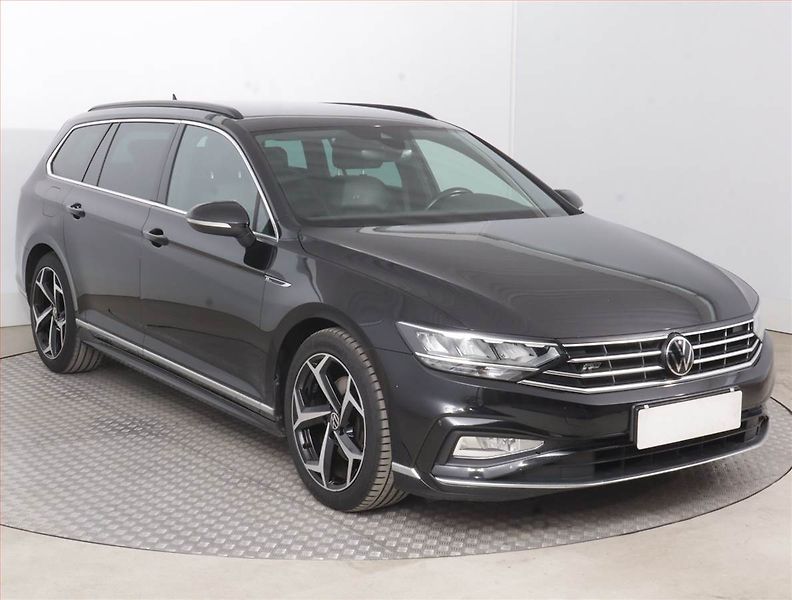 Volkswagen Passat (2021) R-Line 2.0 TDI - fotka 1 z 18