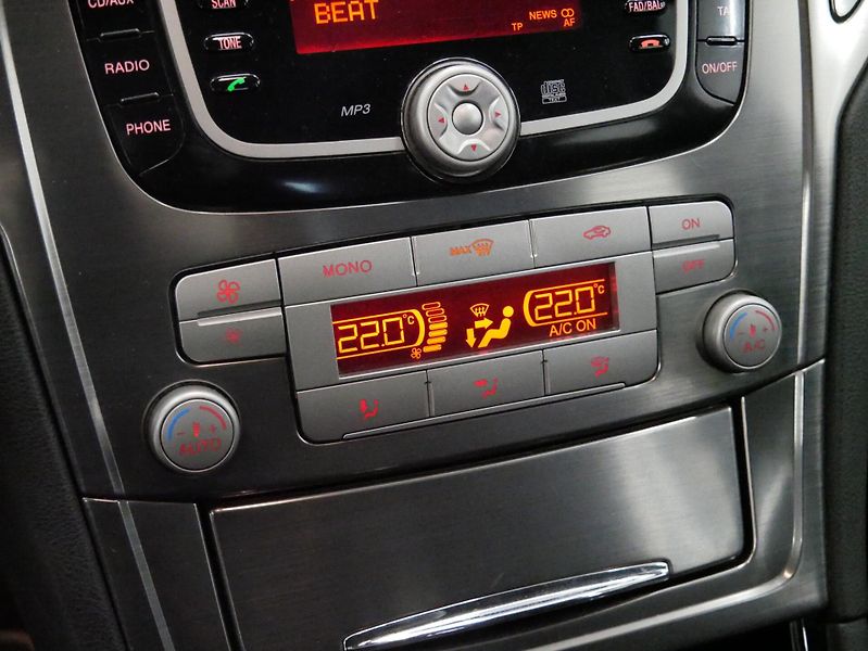 Ford Mondeo - fotka 20 z 25