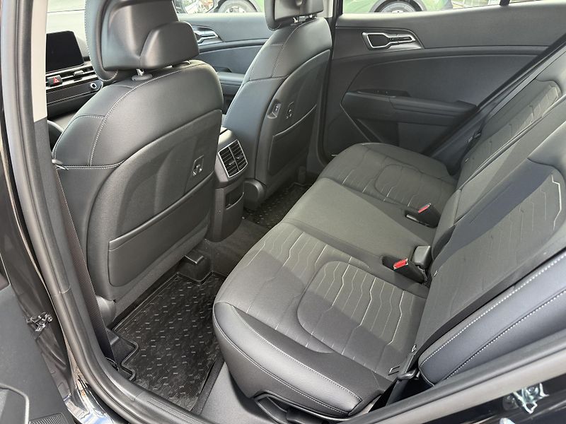 Kia Sportage (2026) TOP 1.6 T-GDI 7DCT 4X2 - fotka 13 z 16