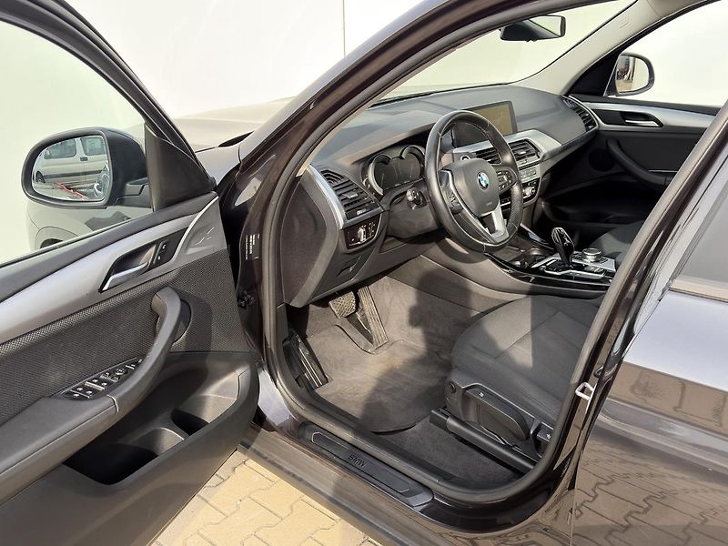 BMW X3 (2018) 2.0 D Xdrive  - fotka 10 z 31