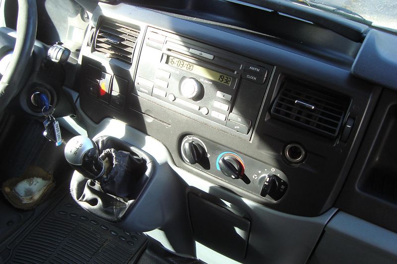 Ford Transit (2010) 300L, 2.2 TDCi - fotka 30 z 51