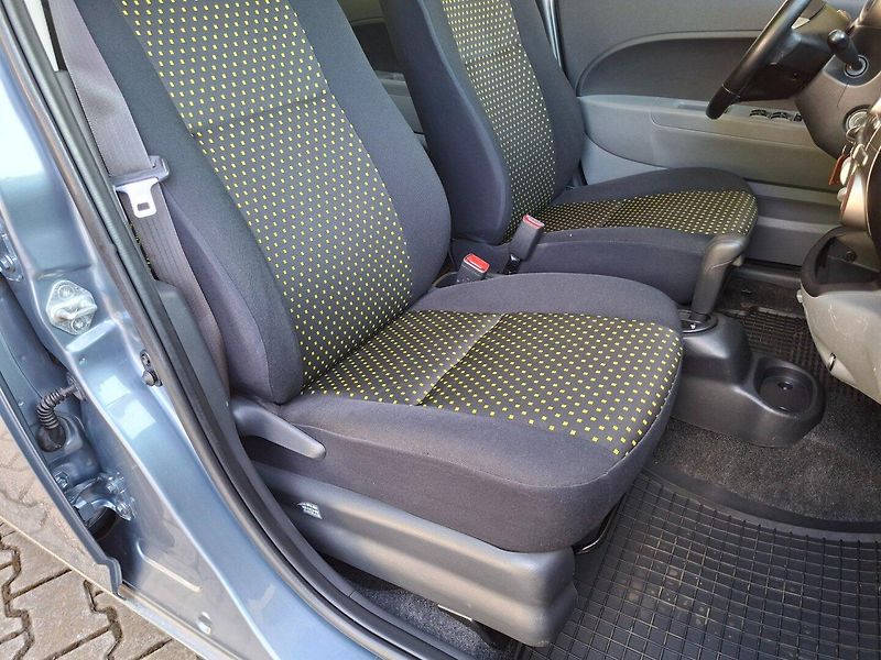 Daihatsu Sirion (2006) 1.3i 67kW AUT 4WD - fotka 24 z 39