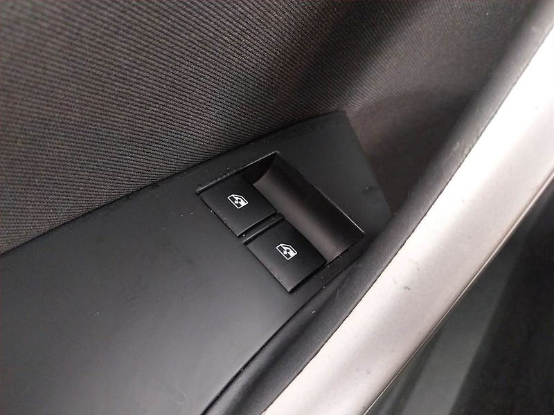 Opel Astra (2011) 1.7 CDTI, po STK, dobrý stav - fotka 18 z 20