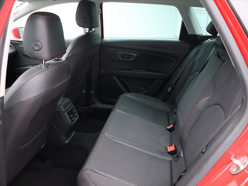 Seat Leon 2,0 TDI 110kW FR ST Aut.klima - fotka 14 z 30