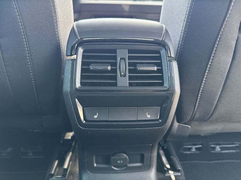 Škoda Karoq (2025) 2.0 TDI 4x4 DSG Sportline - fotka 27 z 36