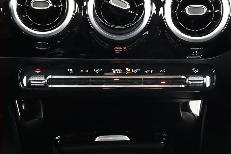 Mercedes-Benz Třídy A (2025) A 200 - fotka 21 z 25