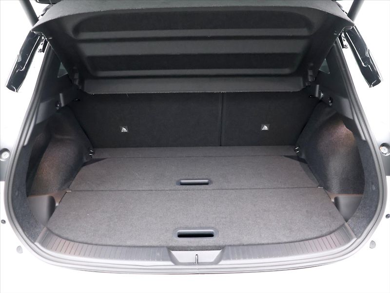 Nissan Qashqai 1,3 DIG-T 116kW Tekna 4WD CZ Z - fotka 10 z 42