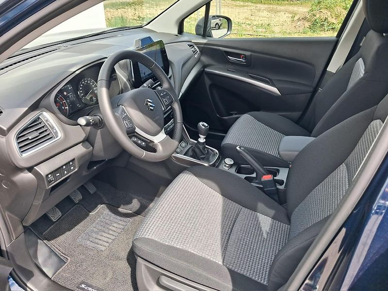 Suzuki S-Cross 1,4 BoosterJet Premium AllGrip - fotka 11 z 23