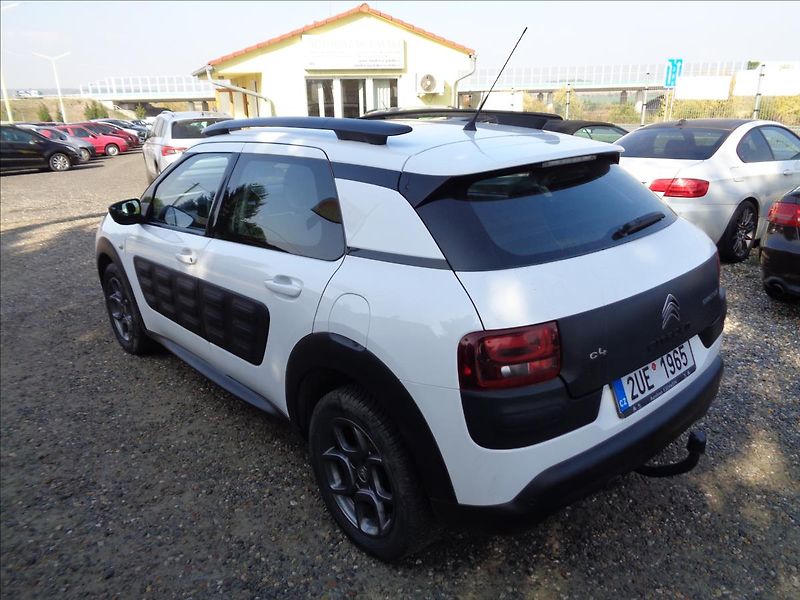 Citroën C4 1,2 - fotka 4 z 15