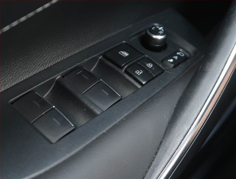 Toyota Corolla (2019) Comfort 1.8 Hybrid, Automat - fotka 16 z 23