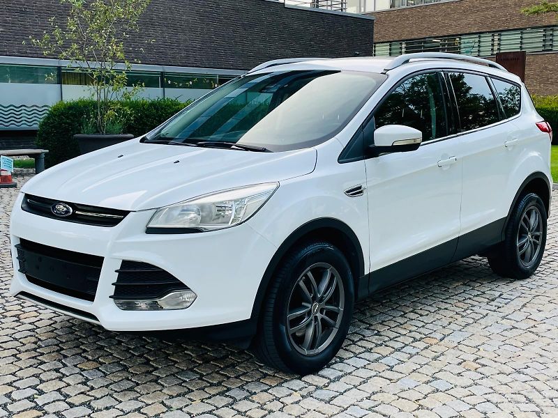 Ford Kuga 2.0TDCi 4x4 MAN SERVISKA TAŽNÉ - fotka 4 z 42