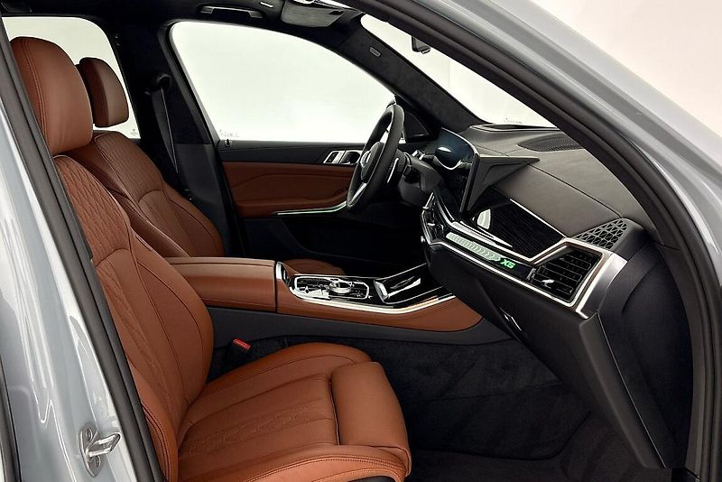 BMW X5 xDrive40d - fotka 17 z 28