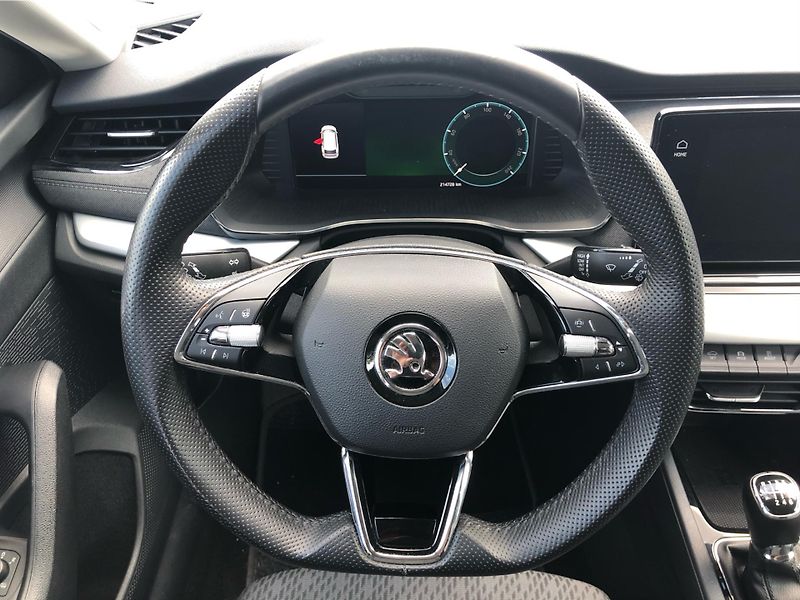Škoda Octavia COMBI 2.0 TDi STYLE - fotka 18 z 30