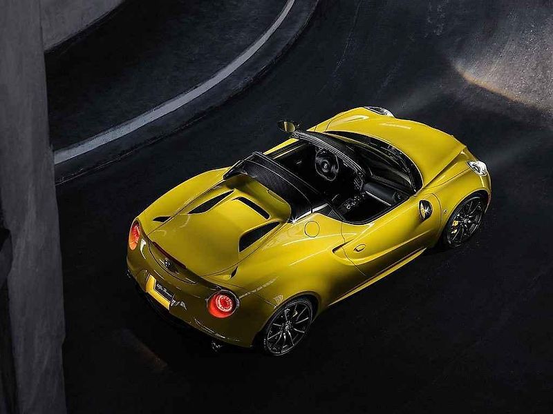 Alfa Romeo 4C Spider.