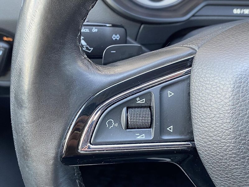 Škoda Octavia Combi 2,0 TDI 135 kW Style DSG - fotka 14 z 25