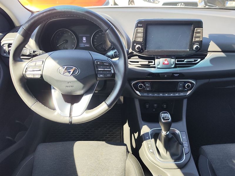Hyundai i30 1.5 T-GDI/117kW Smart - fotka 13 z 34