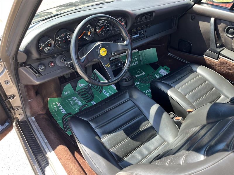 Porsche 911 3.0 SC HISTORICKÉ VOZIDLO - fotka 9 z 40