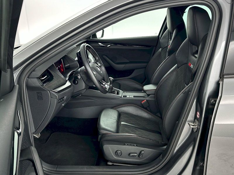 Škoda Octavia (2023) Combi 2.0TSI 180kW RS - fotka 7 z 34